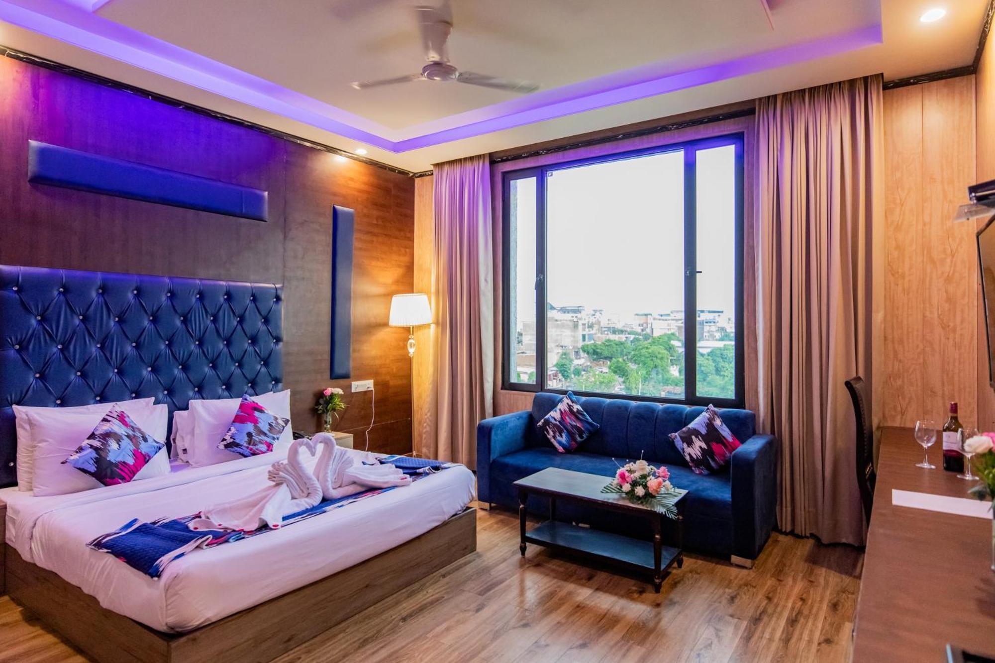 Foxoso Fiori Hotel Jaipur Exteriör bild