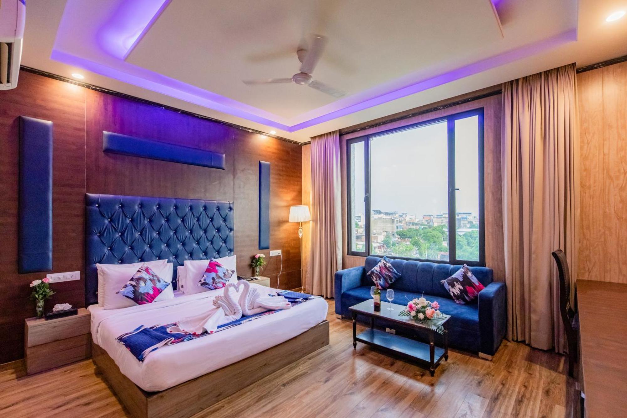 Foxoso Fiori Hotel Jaipur Exteriör bild