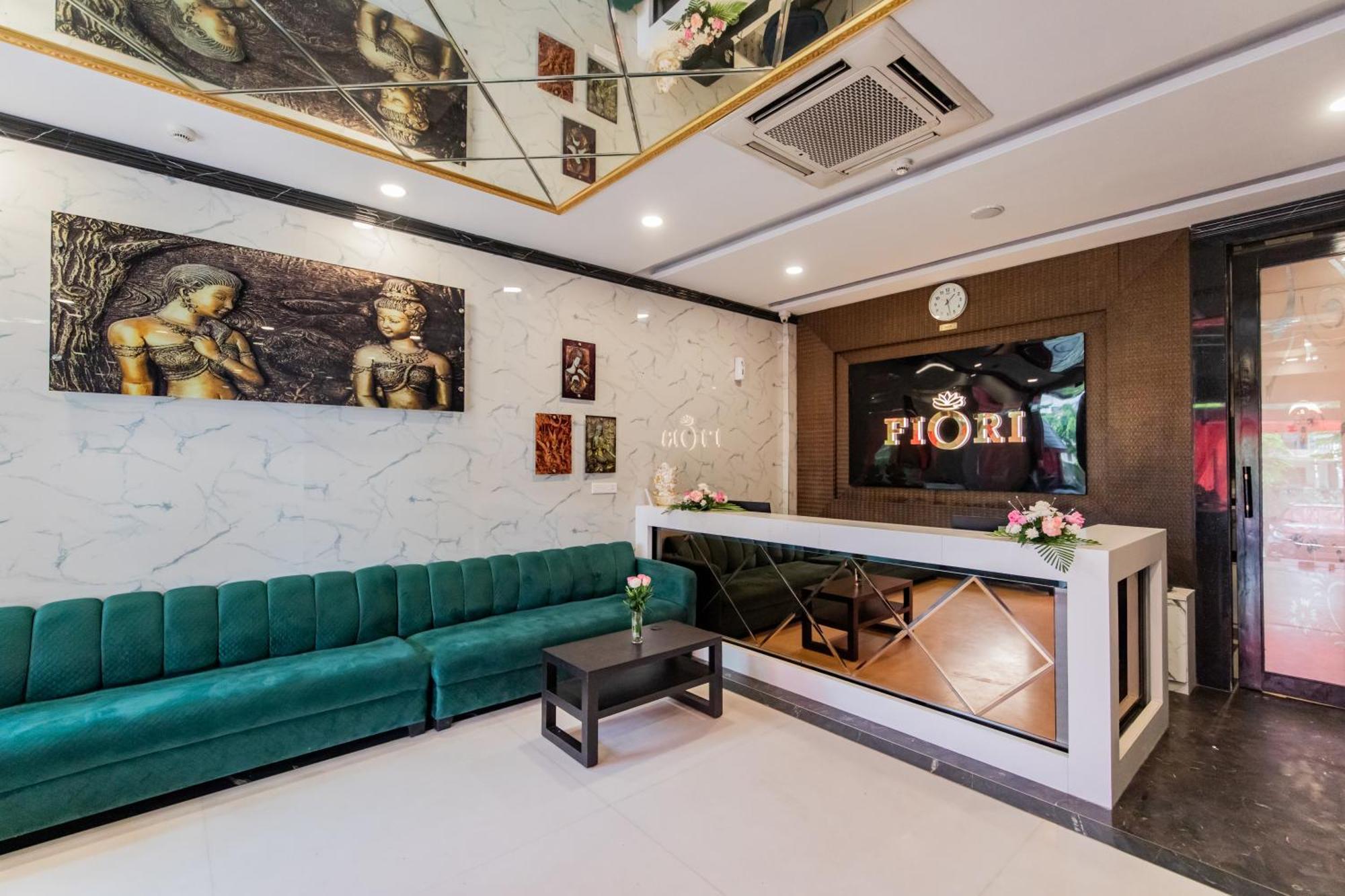 Foxoso Fiori Hotel Jaipur Exteriör bild